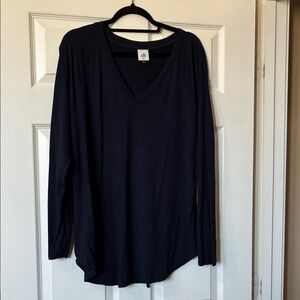 CAbi Navy. 4192 V-Neck Long Sleeve Tee